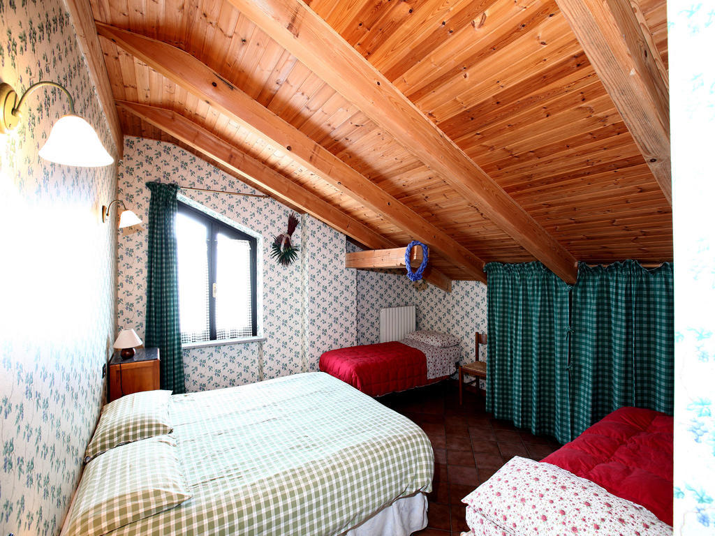 Villa Cascina Papa Mora à Cellarengo Chambre photo